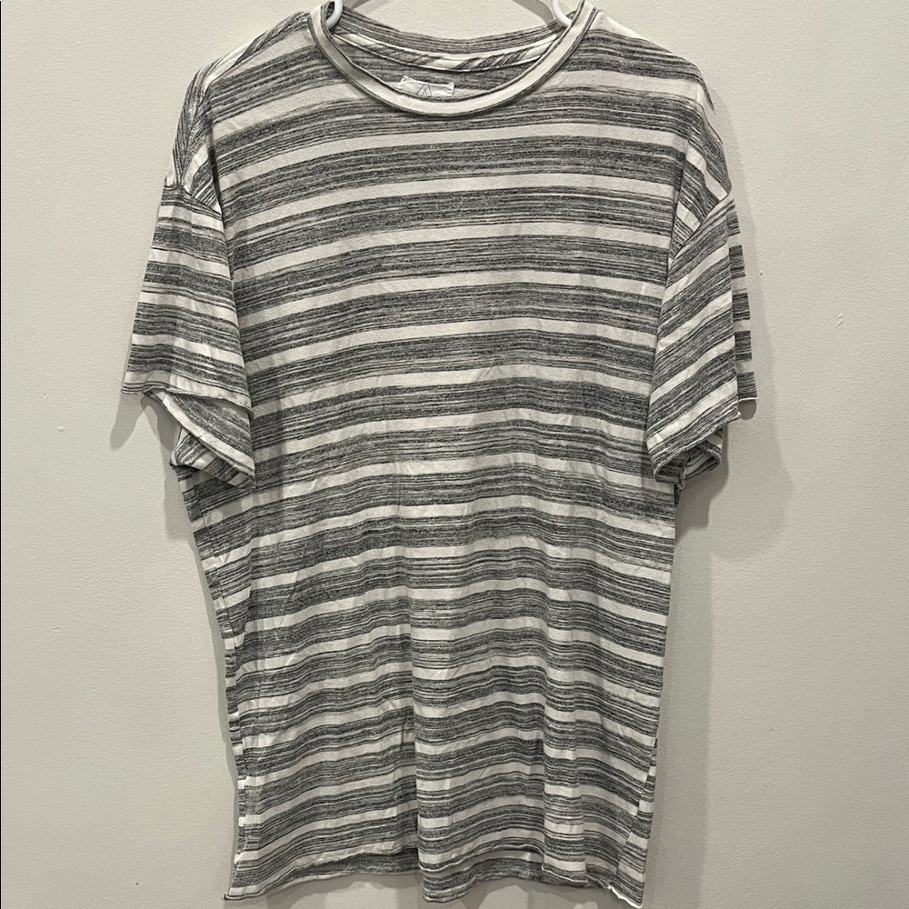 New Tribe Kelley: Casual Striped Gray and White Tee - Raw edges
